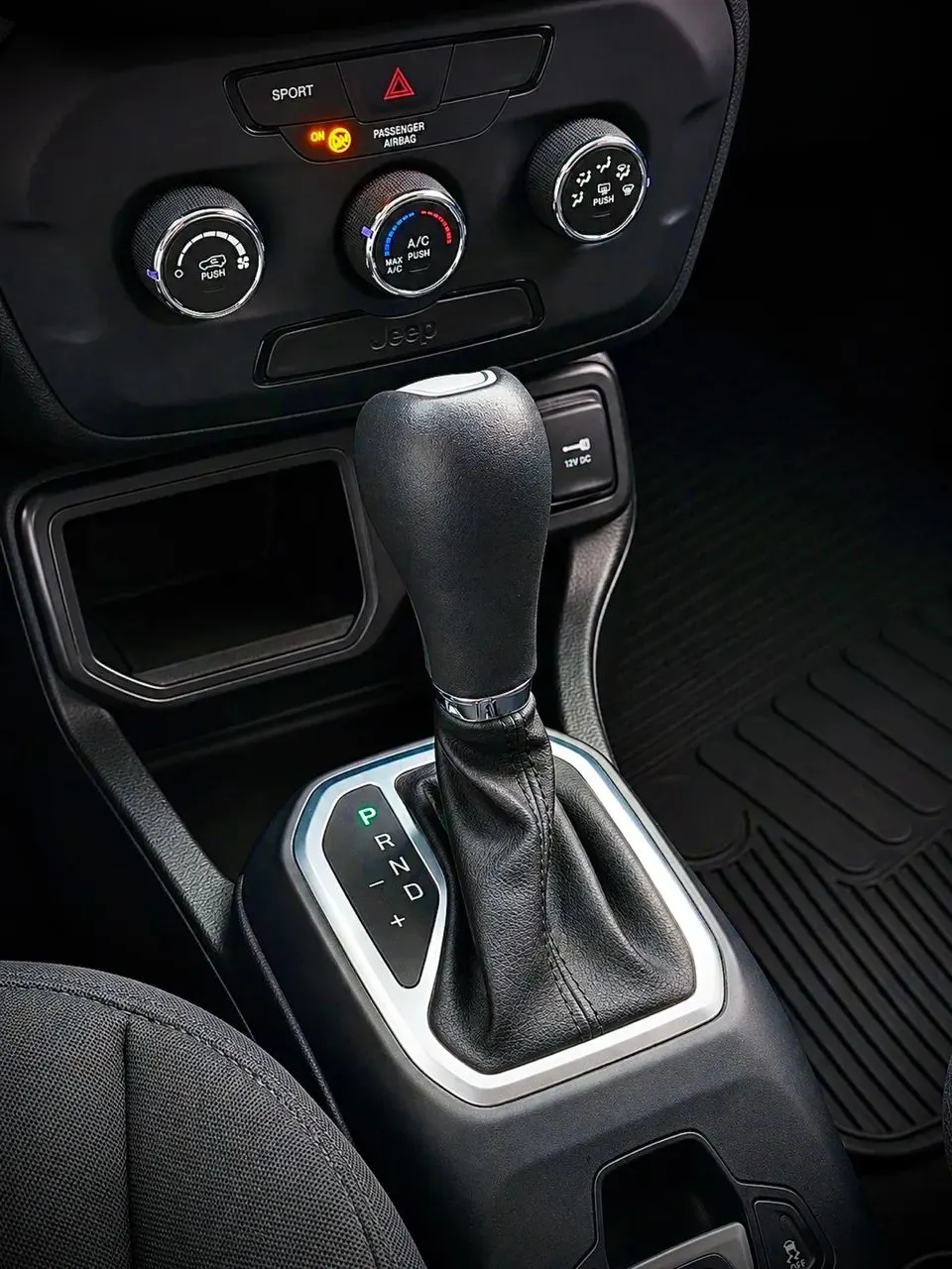 Jeep Renegade 1.8 4x2 2019 — foto 4
